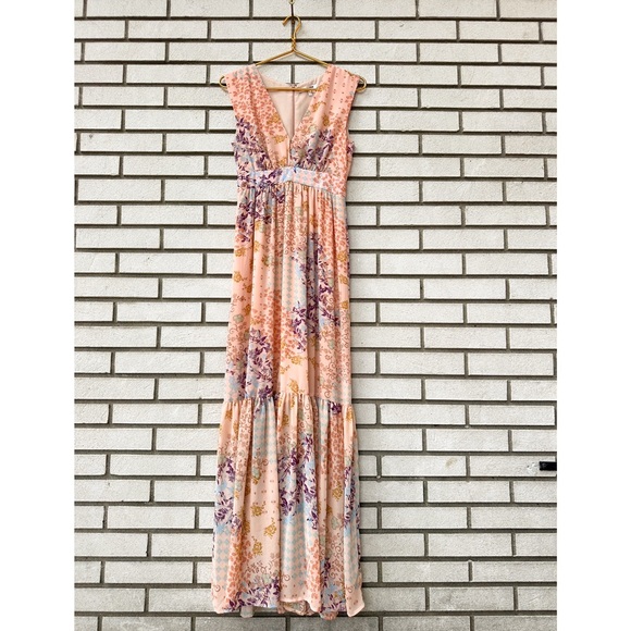 WAYF Peach Floral Patchwork Maxi Dress Sleeveless V-Neck Tiered Skirt XS Boho - Picture 1 of 10
